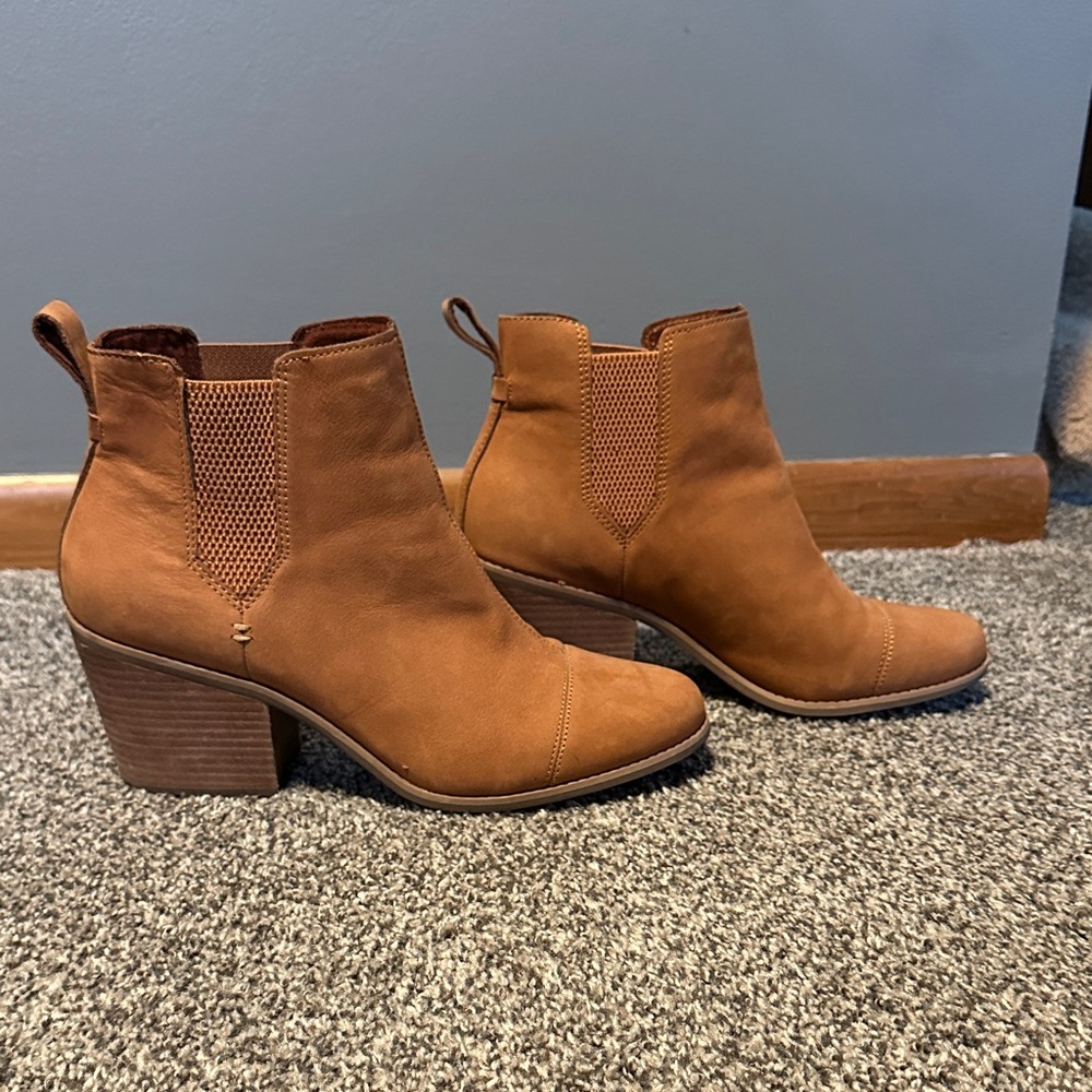 Women's Toms Tan Chelsea Block Heel Ankle Boots